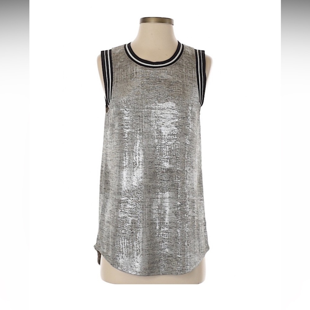 Trouvé metallic tank